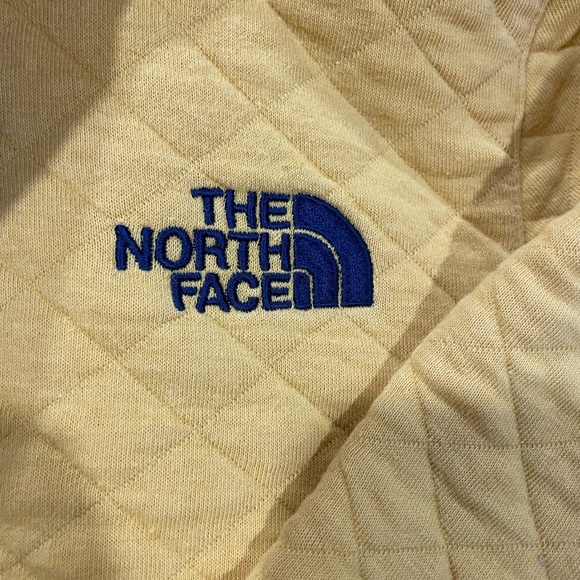 Northface quilted sweatshirt. Size 3/4 years. Used - Picture 3 of 6
